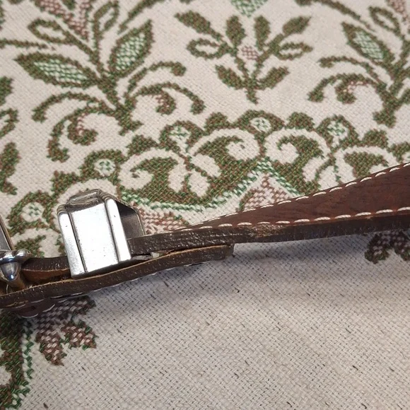 Elegant Brown Leather Belt with Silver Buckle - Picture 16 of 16